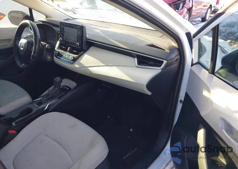 2022 Toyota Corolla L z USA, uszkodzony, nr VIN 5YFDPMAE9NP321028